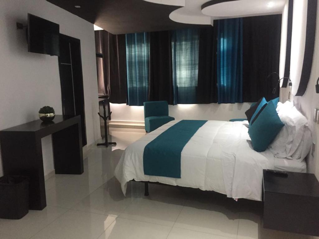 Hotel Dluxe سان خوان دي لوس لاغوس المظهر الخارجي الصورة